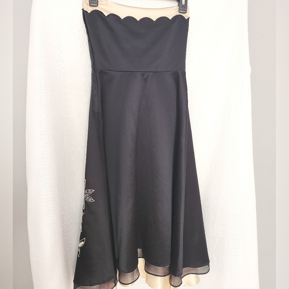 White House Black Market cocktail dress - Picture 2 of 4